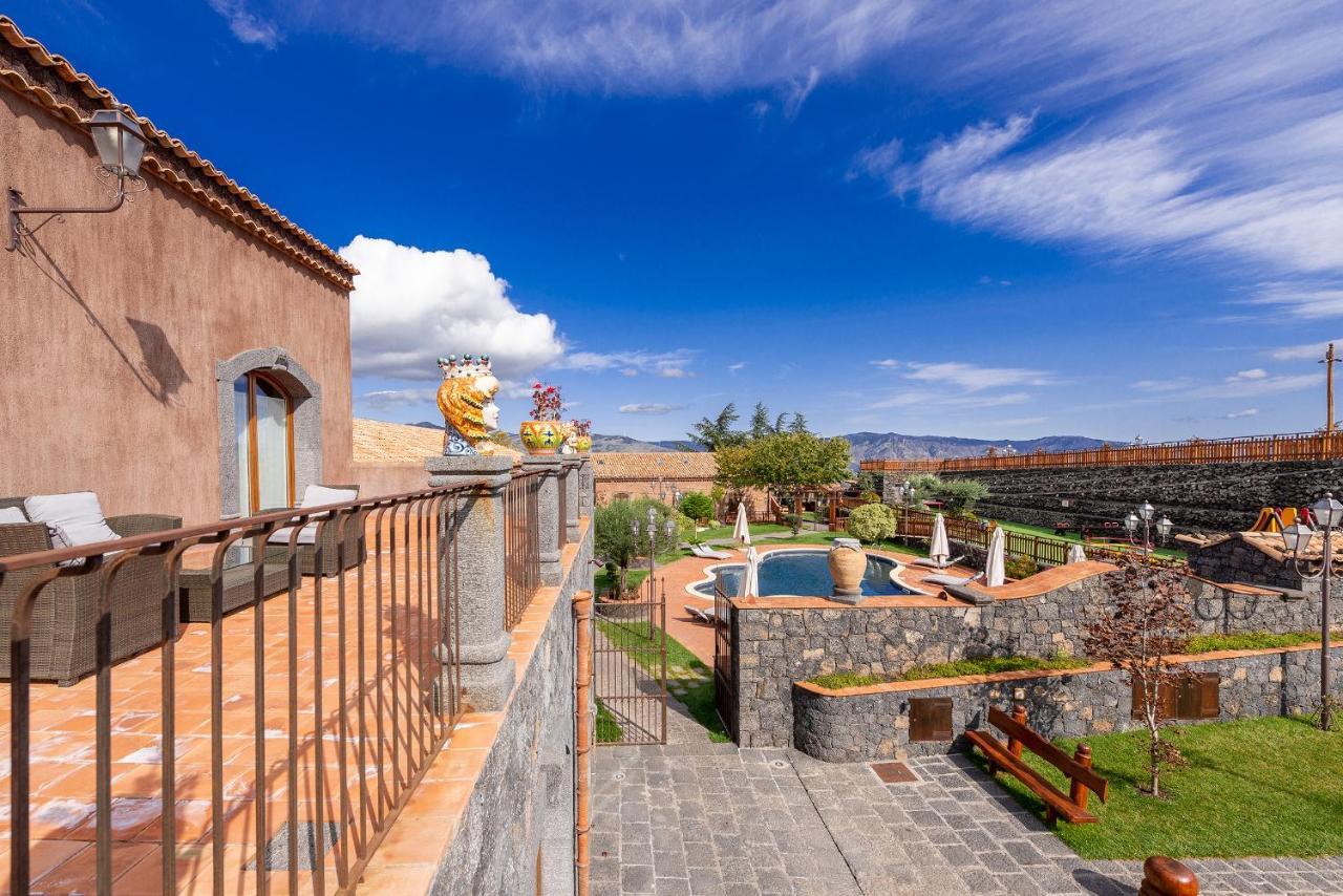 Etna Quota Mille Boutique Hotel, Typical Sicilian Food & Wine ランダッツォ エクステリア 写真