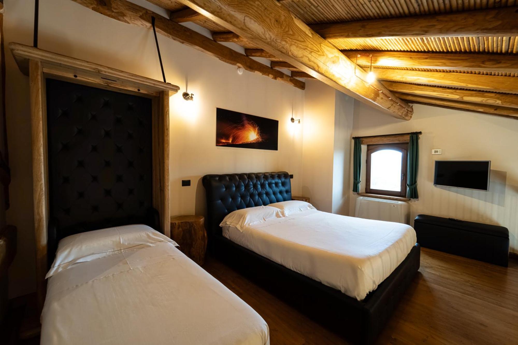 Etna Quota Mille Boutique Hotel, Typical Sicilian Food & Wine ランダッツォ エクステリア 写真