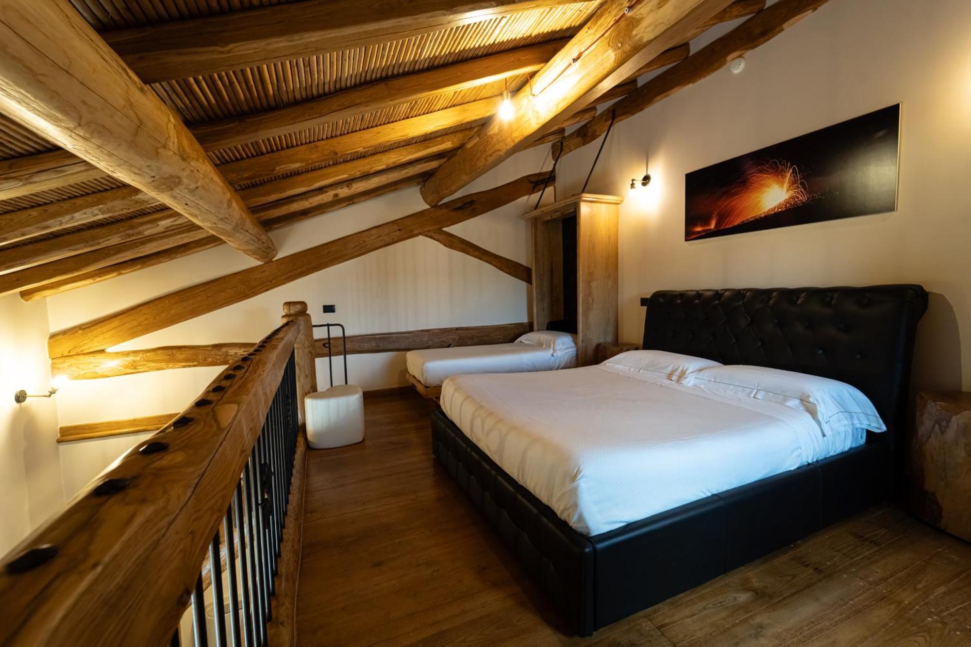 Etna Quota Mille Boutique Hotel, Typical Sicilian Food & Wine ランダッツォ エクステリア 写真